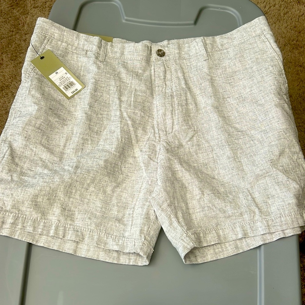 Goodfellow&co 38
Flat-front shorts 7.0” inseam